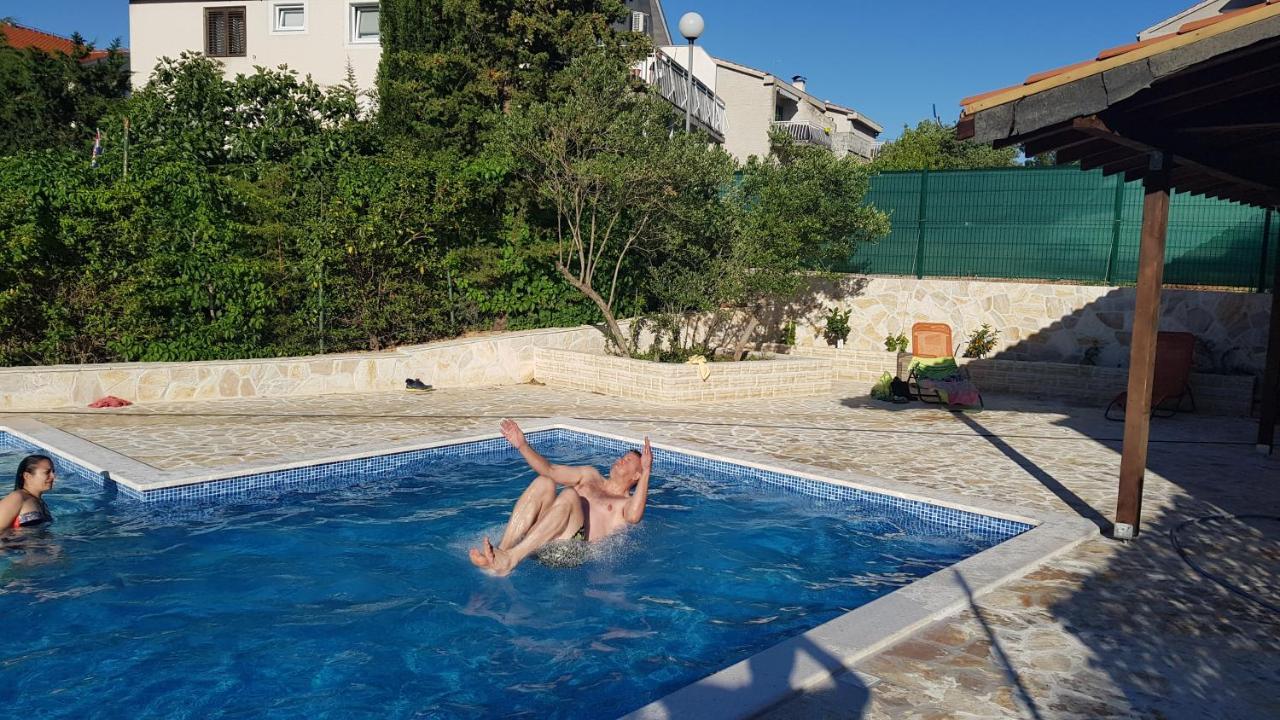 Villa Ivanka Murter Ap B Sa Grijanim Bazenom I Besplatnim Parkingom Exterior photo